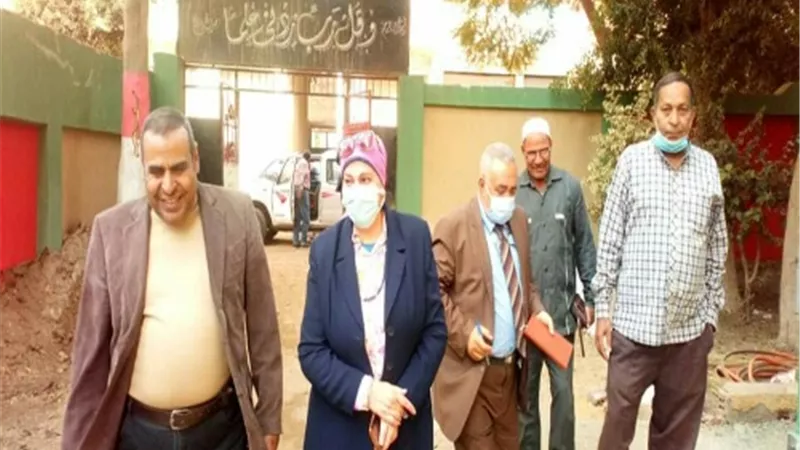 وكيلة مديرية التعليم بالقليوبية تتفقد مدارس شبين القناطر