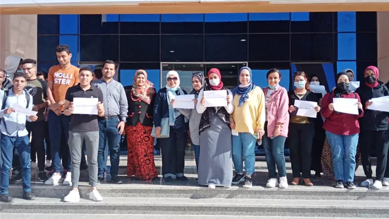 كلية الألسن بالغردقة تصدح بكل اللغات مناهضة للعنف ضد المرأة