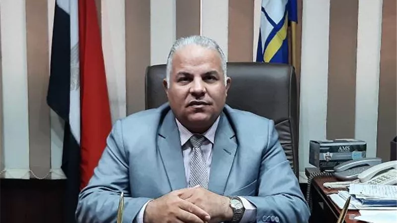 وكيل تعليم دمياط يستبعد مدير مدرسة ومعاونوه بسبب مخالفات مالية