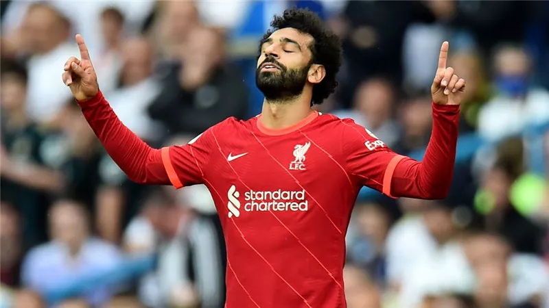 محمد صلاح يسجل الهدف الثاني لليفربول أمام إيفرتون.. فيديو