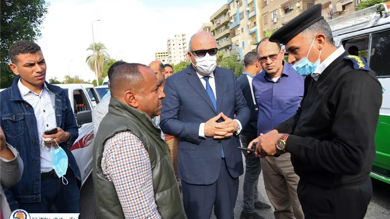 محافظ قنا يجري جولة ميدانية لمتابعة السيولة المرورية بشوارع المحافظة