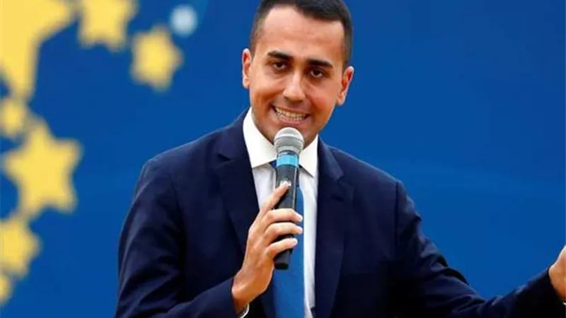 وزير خارجية إيطاليا يعلن رفضه تولى برلسكونى منصب رئيس البلاد