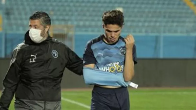 طبيب بيراميدز يكشف مدة غياب عمر جابر وعبدالله مجدي