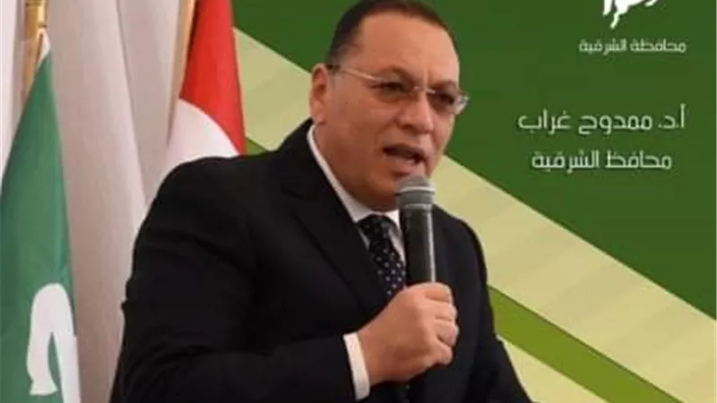 محافظ الشرقية يُتابع معدلات أداء تنفيذ مشروعات الرصف بأبوحماد والصالحية