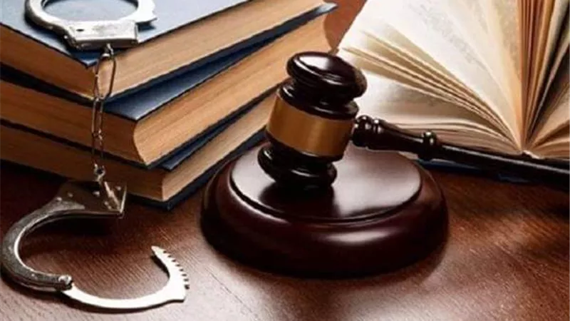 وفاة المتهم الأول بأزمة قلبية قبل جلسة النطق بالحكم في واقعة اختلاس بمستشفي المنزلة