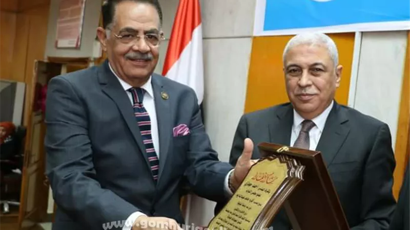تكريم أمين عام جامعة المنوفية