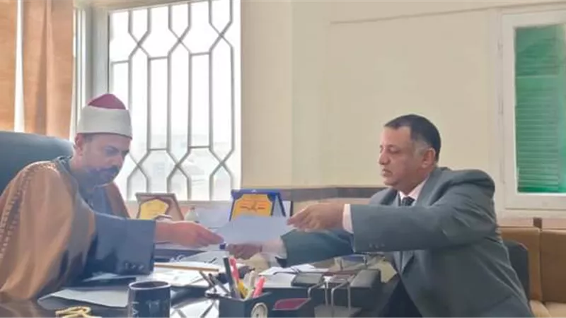 اوقاف مطروح تحث المواطنين للالتحاق بفصول محو الأمية من خلال المساجد