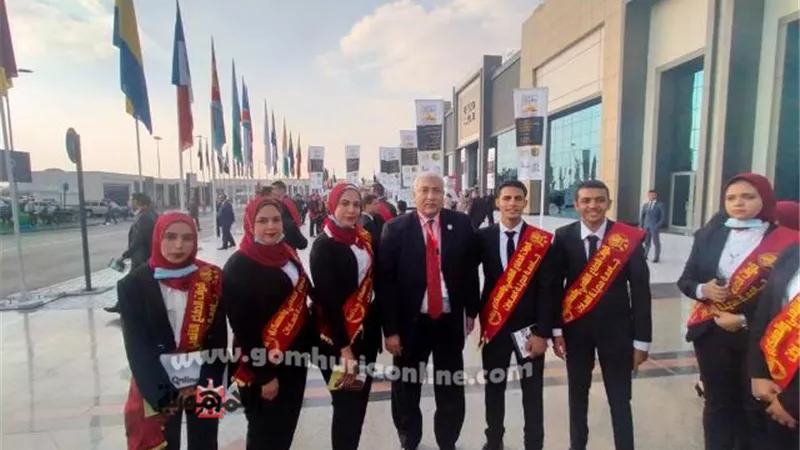طلاب جامعة السادات في زيارة لمعرض ايديكس
