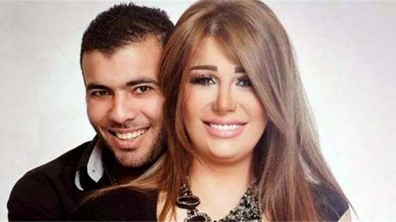 عماد متعب يحتفل بعيد زواجه بصورة من