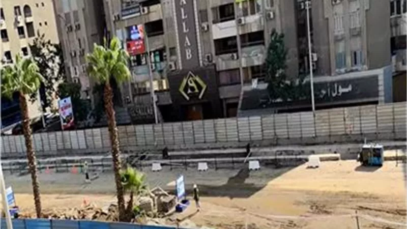 متابعة مسار العمل بمحطه مترو انفاق العريش ومواقع الغلق والتحويلات المرورية