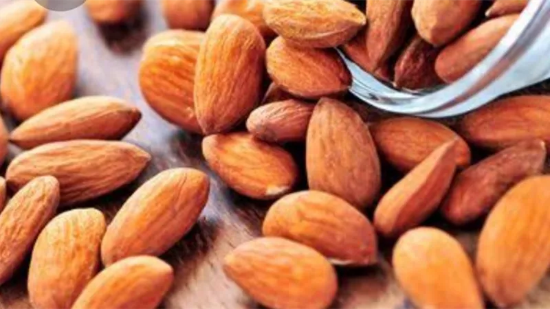 خبيرة تغذية تحذر من خطورة اللوز