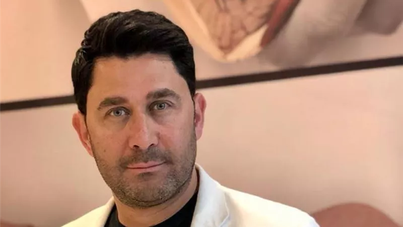 أحمد شاكر عن كريم عبد العزيز: «متواضع ومن أهم ممثلين جيله»