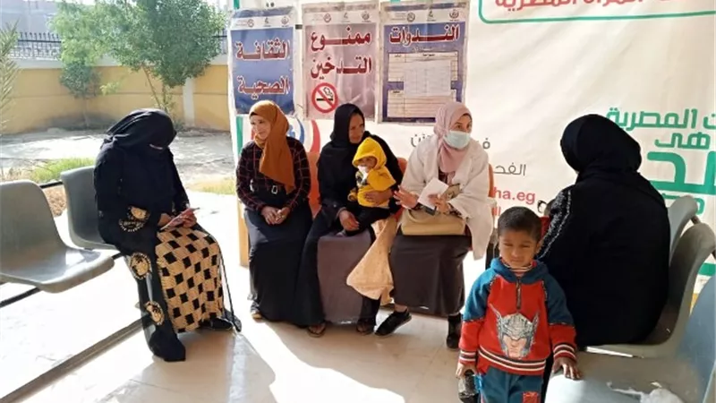 الكشف على ١١١٠ حالة بقافلة طبية مجانية فى فرشوط.. بالصور