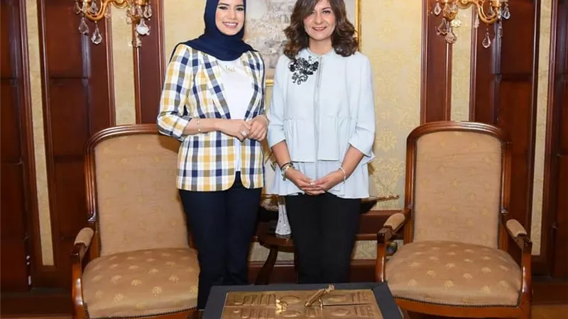 وزيرة الهجرة ودينا