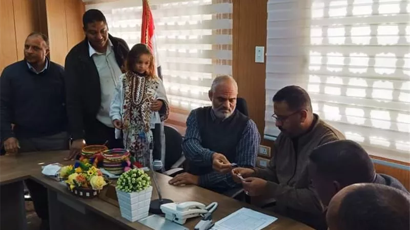 تسليم ٩ شقق سكنية للعاملين بالجهاز الإداري بسيوة