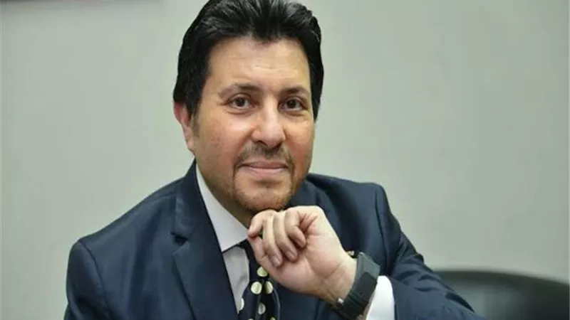 شاعر غنائى شهير يقدم اقتراح لـ 