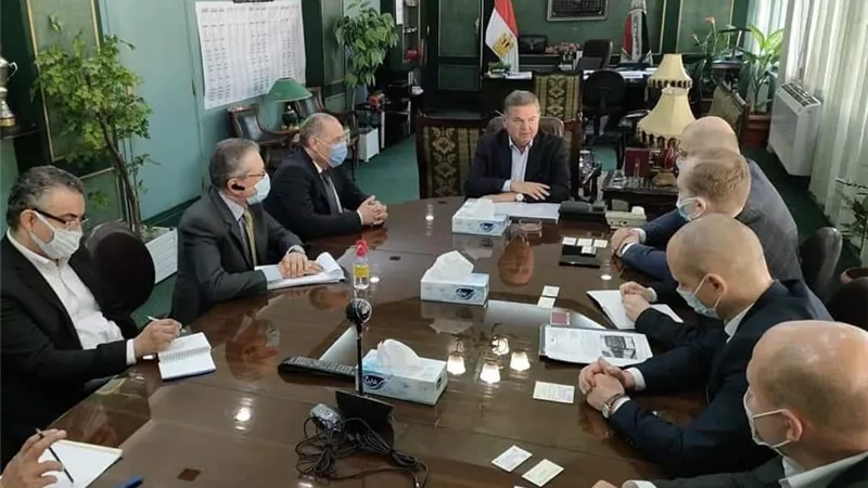 وزير قطاع الأعمال يبحث مع 