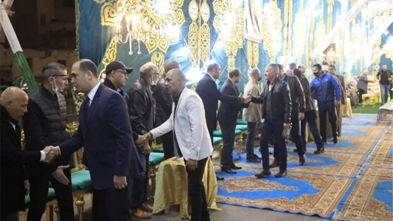 أهالي الإسماعيلية يؤدون العزاء في أدهم السلحدار بالملاعب المفتوحة ..صور