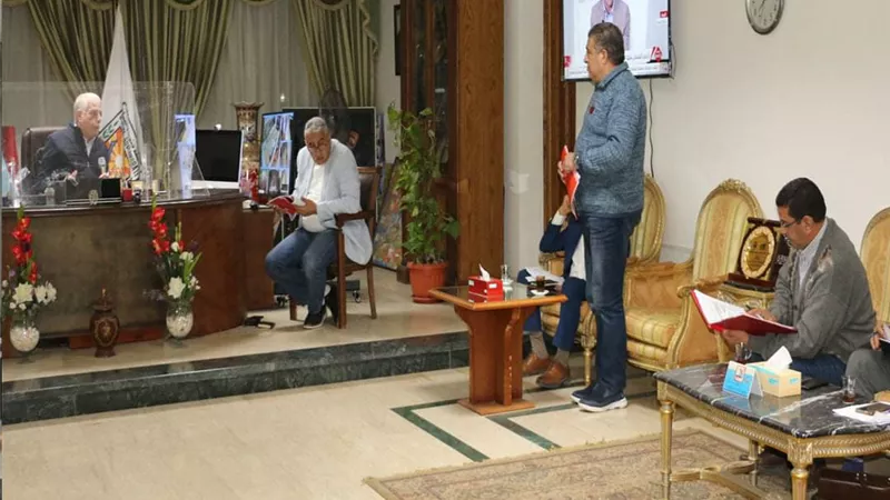 محافظ جنوب سيناء يتراس اجتماع صندوق الاسكان
