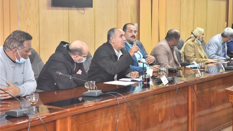 محافظ أسيوط يترأس اجتماع رؤساء الأندية الرياضية بالمحافظة