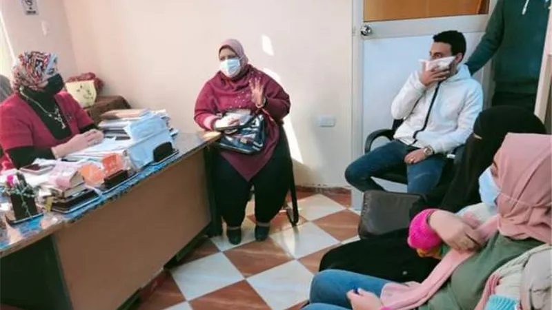 ندوة تثقيف لمتلقي لقاح كورونا بمجلس مدينة مطروح