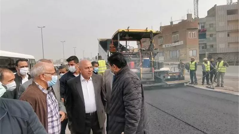 وزير النقل خلال متابعته تطوير الطريق الدائرى حول القاهرة الكبرى: توسعة نفق كارفور لحل الاختناقات المرورية..صور