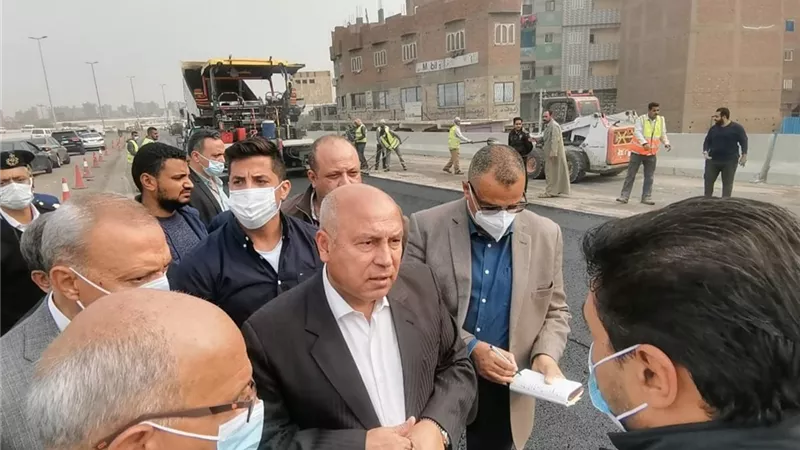وزير النقل يتفقد مشروع التطوير الشامل للطريق الدائرى يرافقه محافظ القليوبية حول القاهرة الكبرى