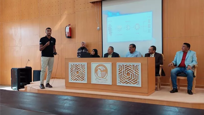 ندوة علمية لطلاب مدرسة المتوفوقين Stem بكلية الحاسبات والذكاء الاصطناعي بالغردقة