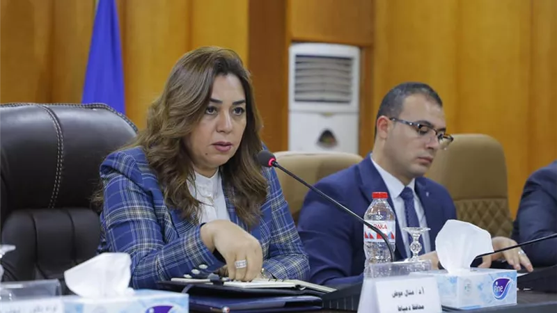 محافظ دمياط تناقش موقف طلبات إدخال المرافق فى ضوء منظومة الإشتراطات البنائية الجديدة