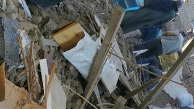 مصرع ٣ أطفال أشقاء فى انهيار منزل وإصابة ٩ أخرين باهناسيا