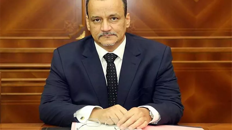 السفير خالد يوسف يقدم نسخة من أوراق اعتماده لوزير الخارجية الموريتاني