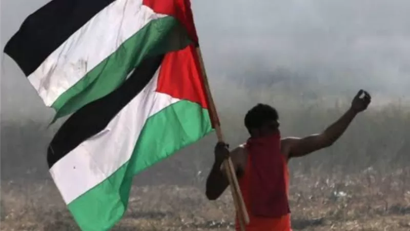 إسرائيل تحاصر الفلسطينيين فى العالمين.. الواقعى والافتراضى