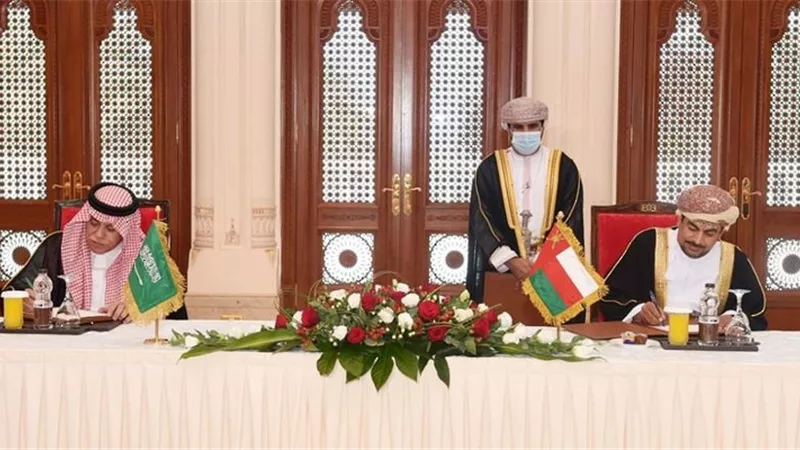 سلطنة عُمان والمملكة العربية السعودية توقعان مذكرات تفاهم في المجال الإعلامي