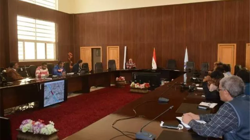 سكرتير عام البحر الأحمر يتابع خطة تطوير الممشى السياحي فى الغردقة.. بالصور
