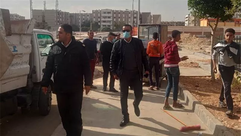 جهاز الشروق يشن حملة على الإشغالات والنباشين يحرر 17 محضر بالتعاون مع شرطة المرافق.. بالصور