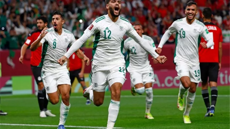 هدف الجزائر فى مرمى منتخب مصر .. بالصور