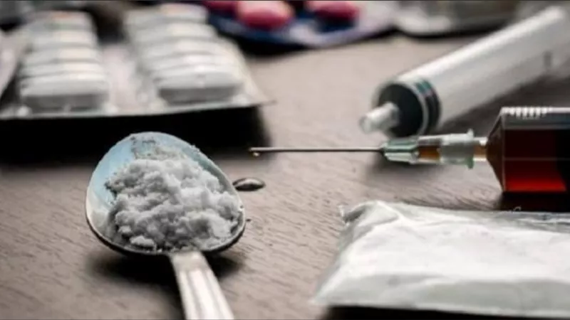 تعرف على تفاصيل تطبيق قانون تحليل المخدرات للموظفين