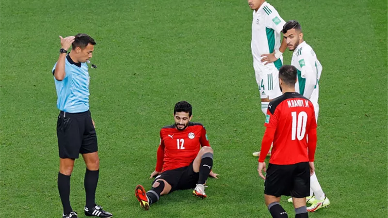 شوبير يصدم الجماهير بشأن مدة غياب حجازى وايمن اشرف