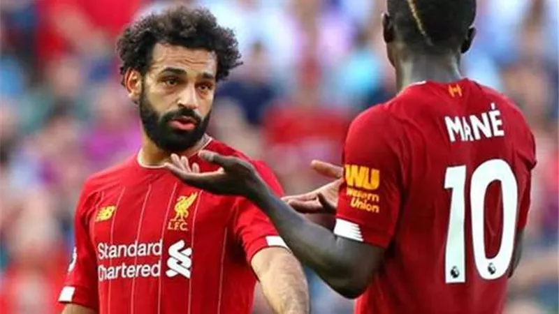 مفاجأة.. استبعاد محمد صلاح من التشكيلة المثالية لعام 2021