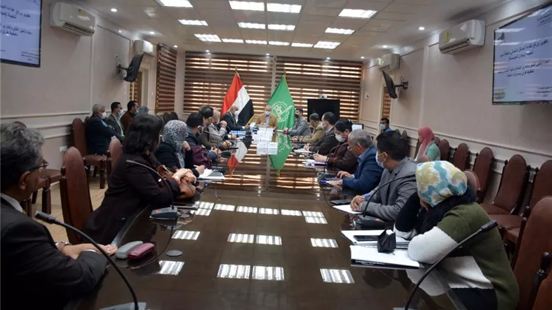 الهجان يعقد اجتماعا يعقبه جولة ميدانية لمناقشة استكمال تطوير ورفع كفاءة المدخل الشمالي لشبرا الخيمة