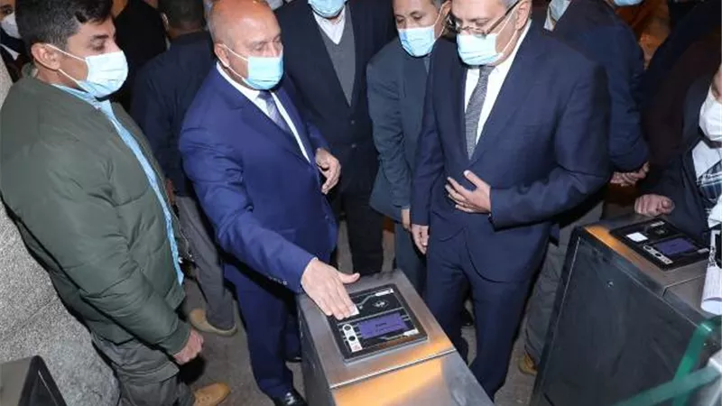 وزير النقل يعلن الانتهاء من تركيب كافة بوابات الدخول والخروج بالمحطة تمهيدا للتشغيل التجريبي