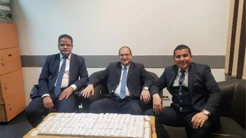 جمارك مطار القاهرة تضبط محاولة تهريب ٨٥٠ قرص ترامادول