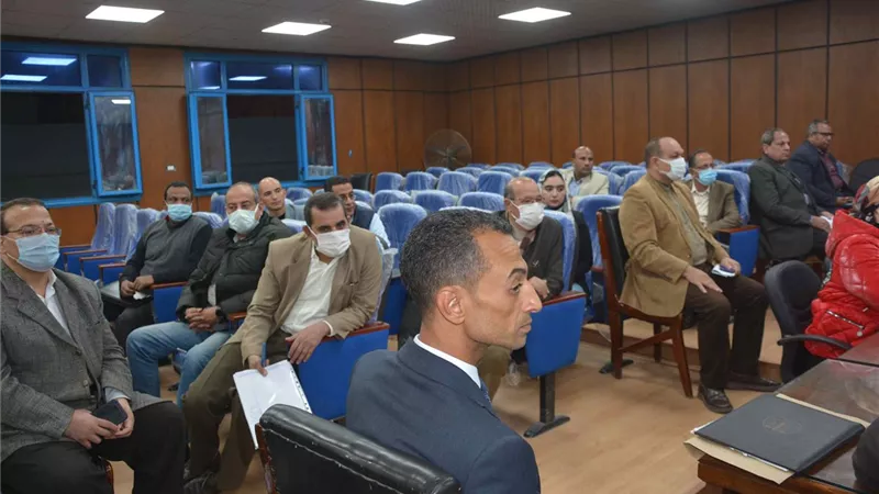 محافظ المنيا يعقد الاجتماع الدوري مع نواب البرلمان لمناقشة وحل عدد من المشاكل والطلبات