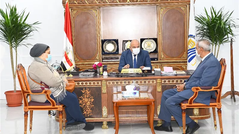 الداودي يستقبل أعضاء مؤسسة تروس لبحث تنفيذ مجمع تجاري حضاري بالقرى الاكثر احتياجا بقنا