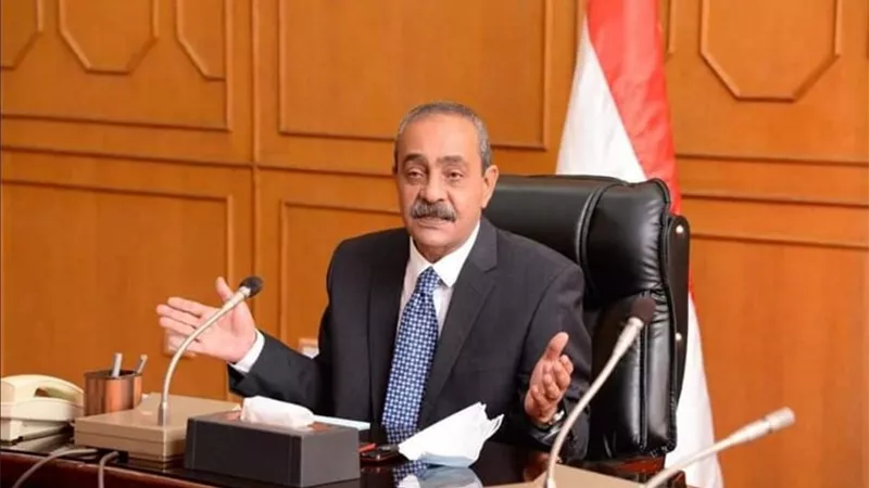 مصرع سيدة سقطت عليها شجرة بسبب العاصفة الترابية في الإسماعيلية