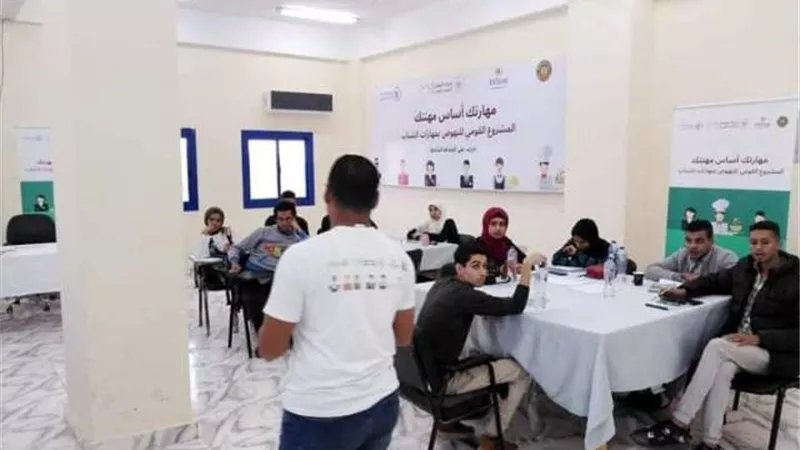 القوى العاملة بسوهاج تنظم الدورة التدريبية الثالثة للفندقة الشاملة ..صور