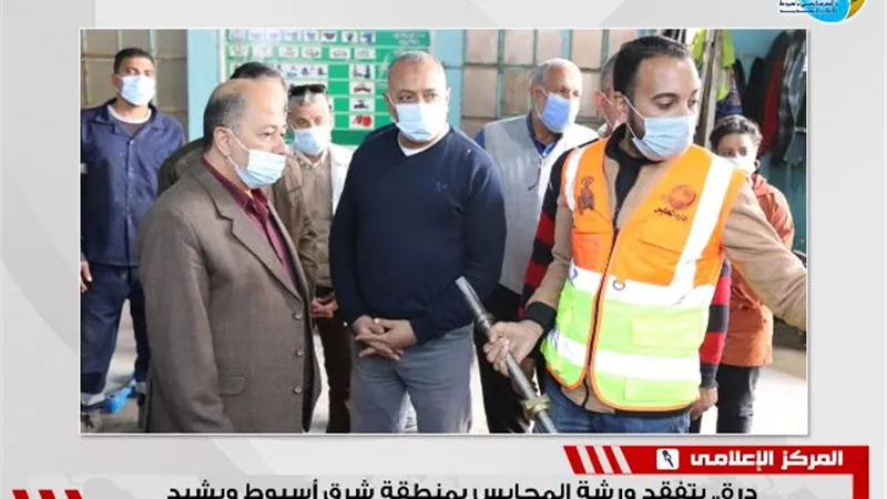 درة.. يتفقد ورشة المحابس بمنطقة شرق أسيوط