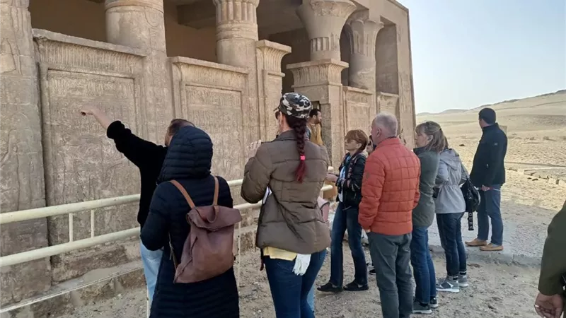 سياحة المنيا : توافد السائحين من دول اوربا على مناطق المنيا الاثرية