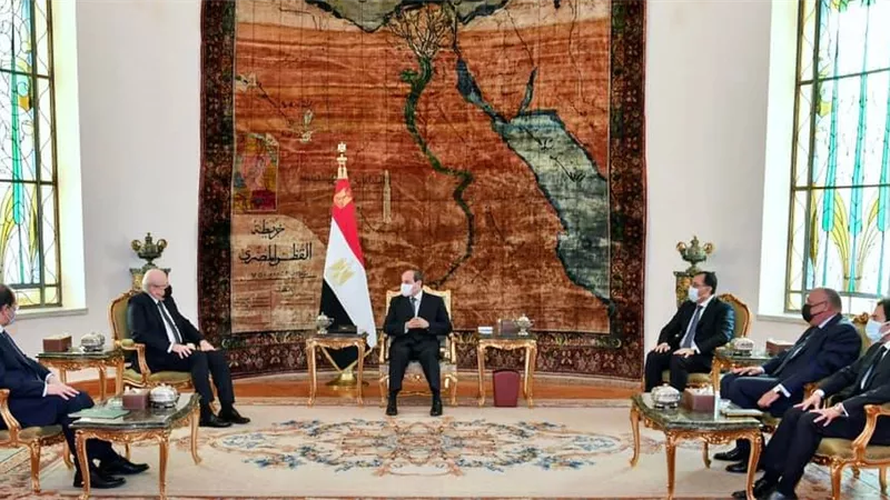 الرئيس يستقبل رئيس الوزراء اللبنانى بالإتحادية