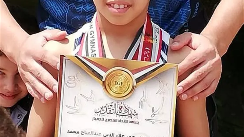 شقيقا ال عثمان حصلا علي ذهبية الجمباز